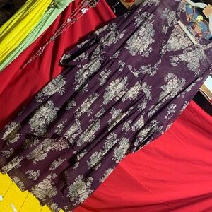 #550 size 5 Torrid Purple Floral Hilow button down tunic